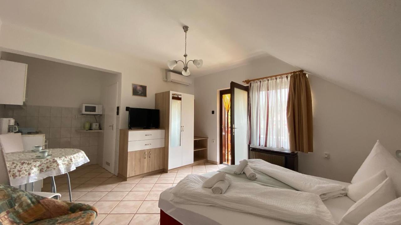 Erika Apartmanhazak Heviz Exterior photo