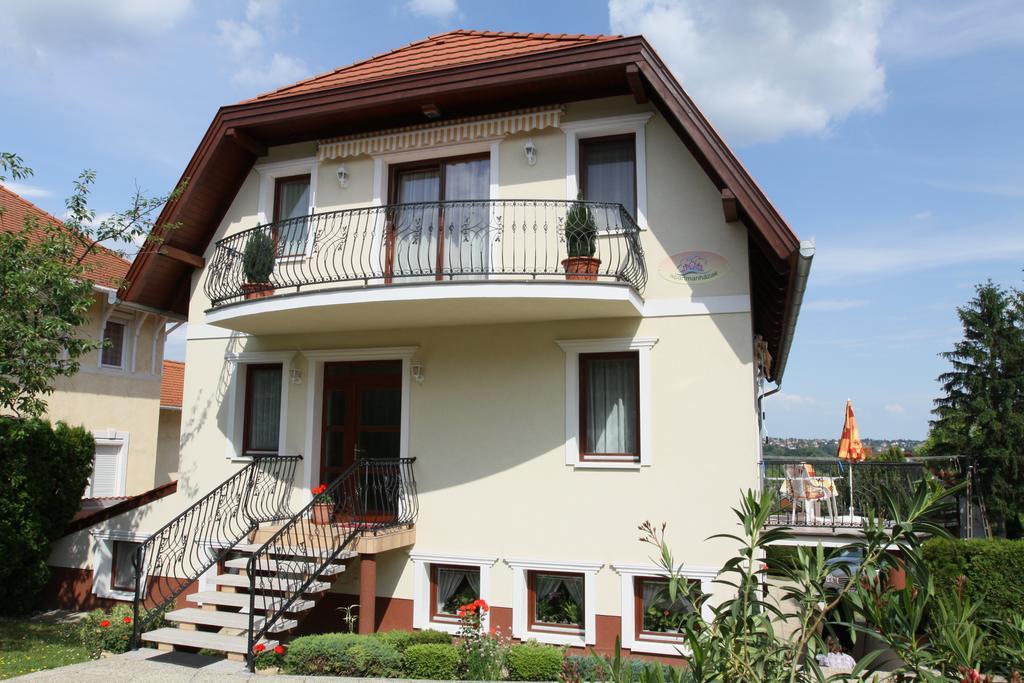 Erika Apartmanhazak Heviz Exterior photo