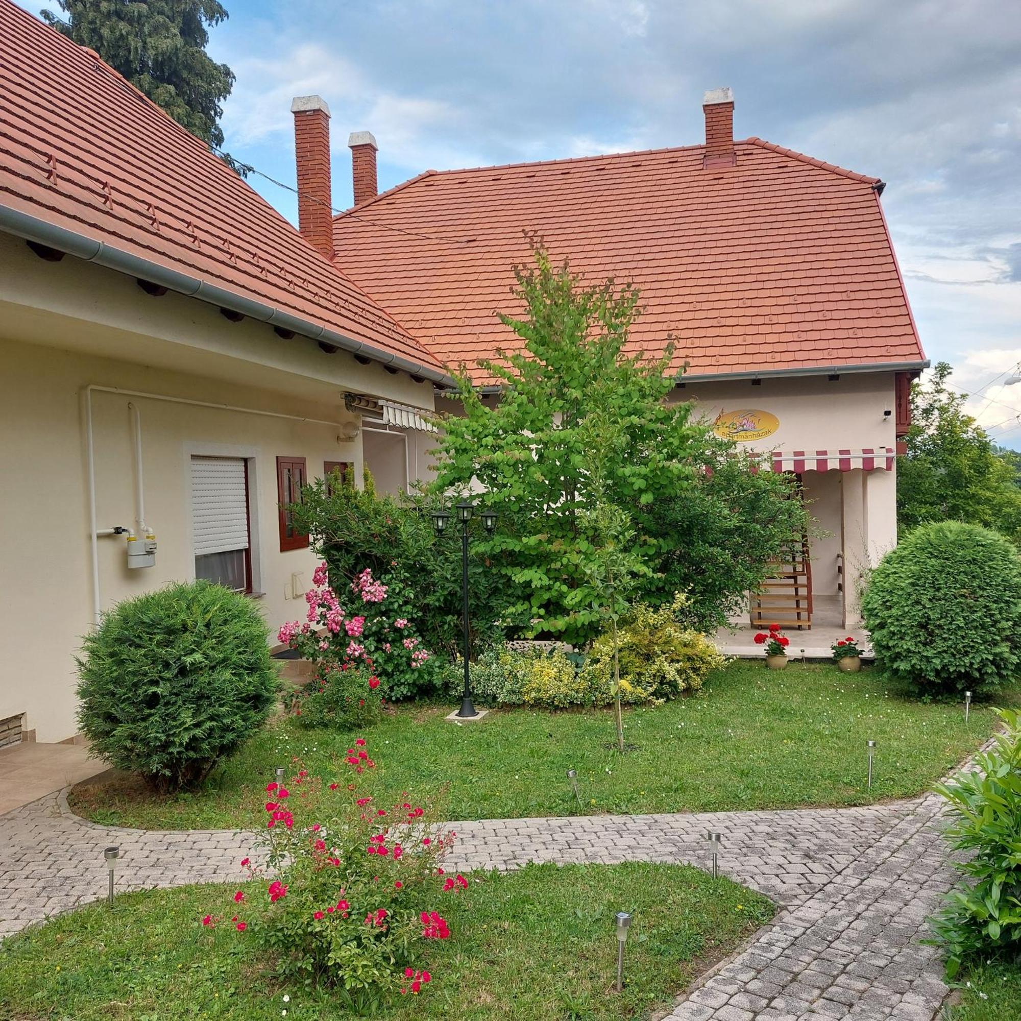 Erika Apartmanhazak Heviz Exterior photo