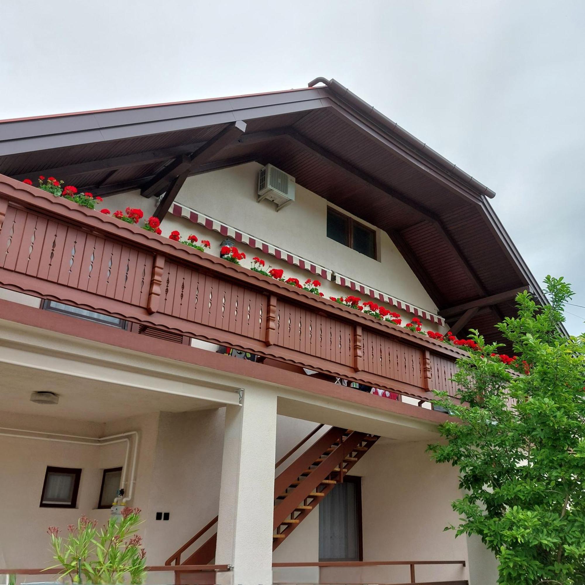Erika Apartmanhazak Heviz Exterior photo