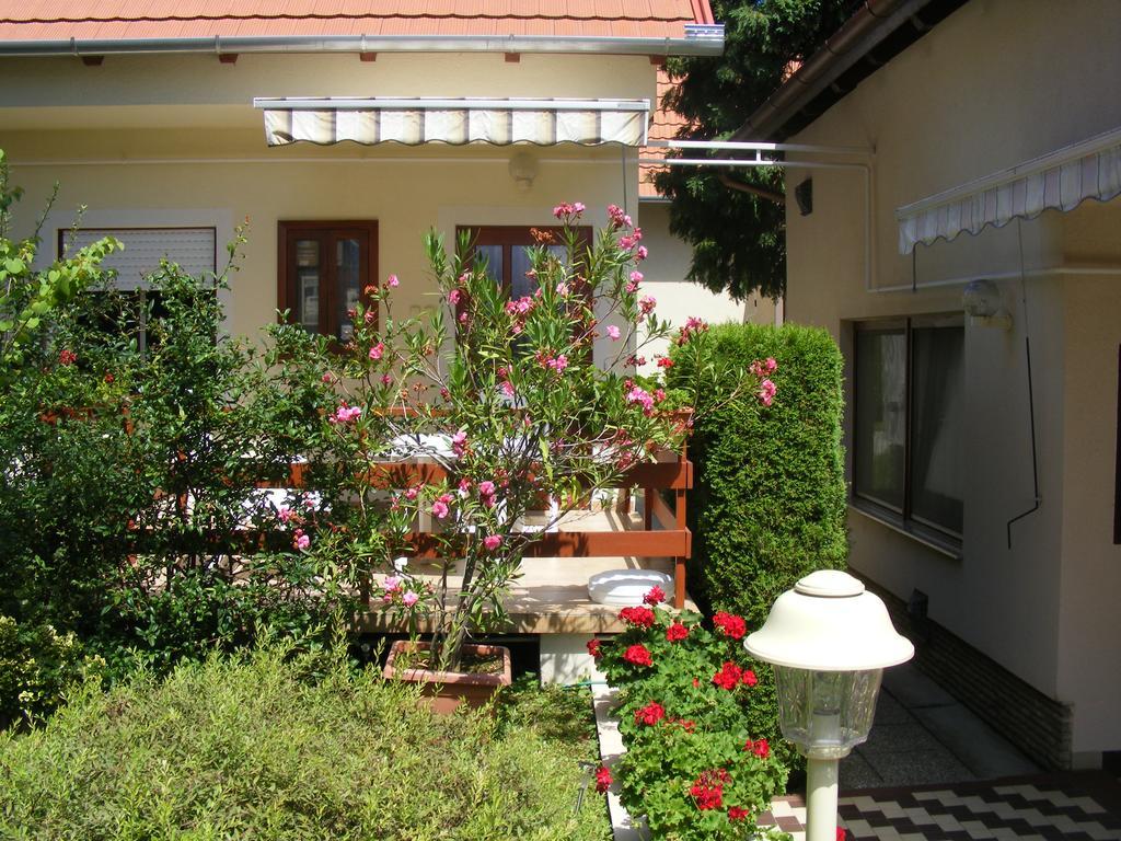 Erika Apartmanhazak Heviz Exterior photo