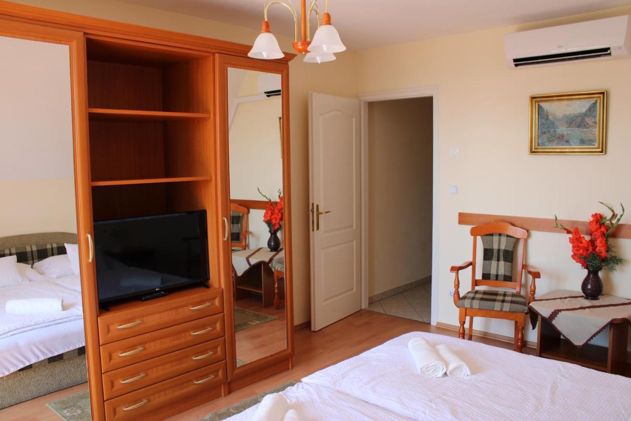Erika Apartmanhazak Heviz Exterior photo